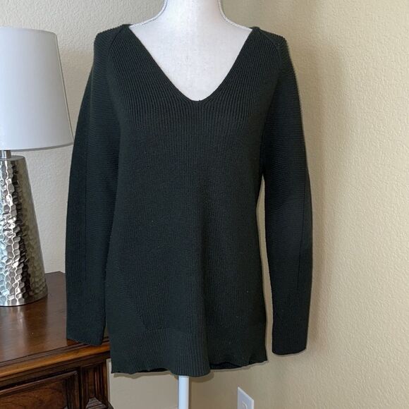 Athleta Dark Green Hanover V-Neck Knit Sweater Pullover XS - Picture 2 of 3